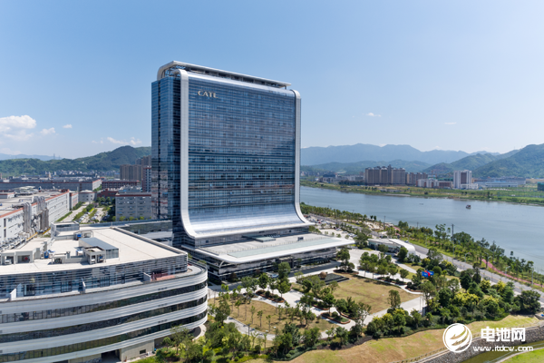 與車(chē)企合資項(xiàng)目技改！寧德時(shí)代將新增10GWh磷酸鐵鋰電池產(chǎn)能