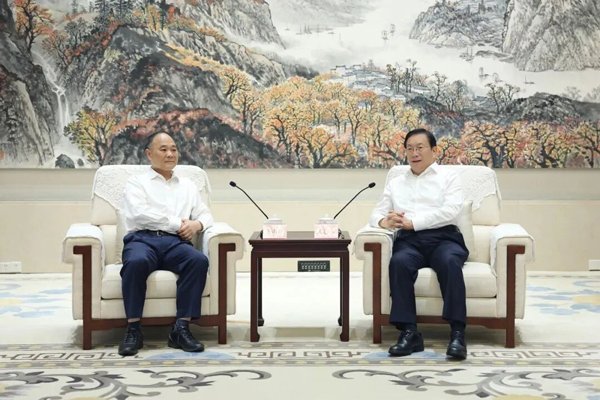 李書(shū)福見(jiàn)證簽約！吉利又一項(xiàng)目落戶武漢經(jīng)開(kāi)區(qū)