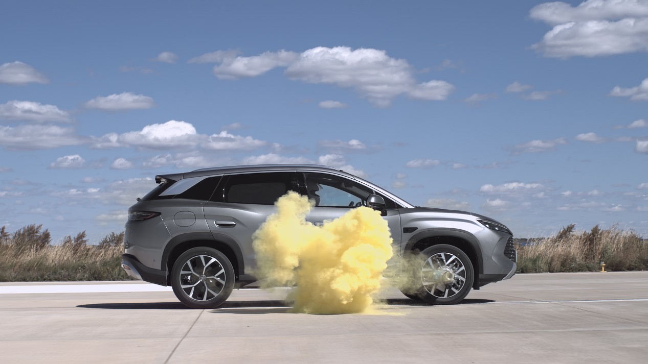 9.98萬起，2026款宋L DM-i上市，純電續(xù)航200km，標(biāo)配云輦C！