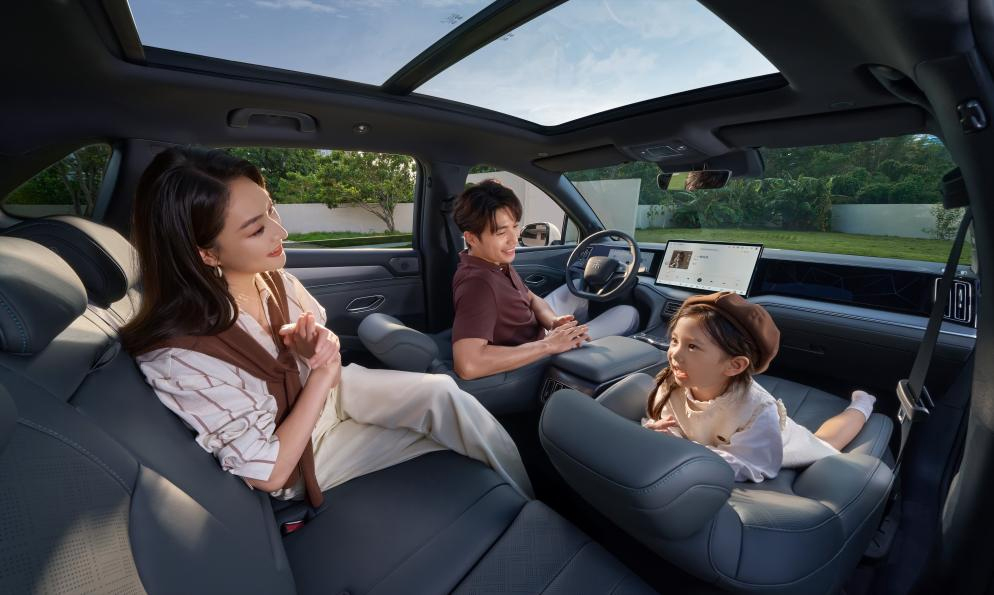 9.98萬起，2026款宋L DM-i上市，純電續(xù)航200km，標(biāo)配云輦C！