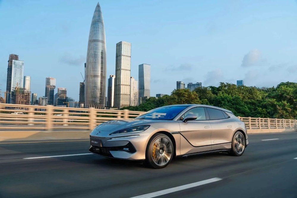7月我國(guó)新能源車(chē)銷(xiāo)售126.2萬(wàn)輛 年內(nèi)累計(jì)銷(xiāo)售822萬(wàn)輛